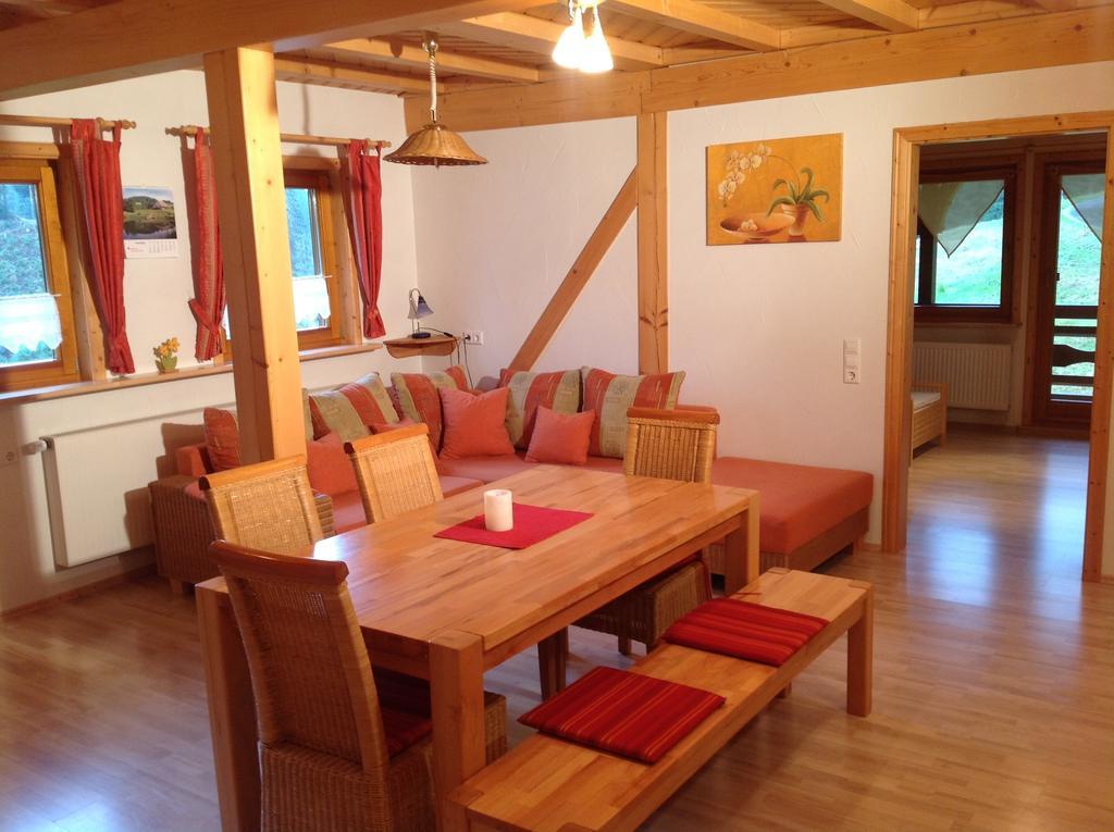 Holzbildhauerei Kammerer Triberg im Schwarzwald Habitación foto