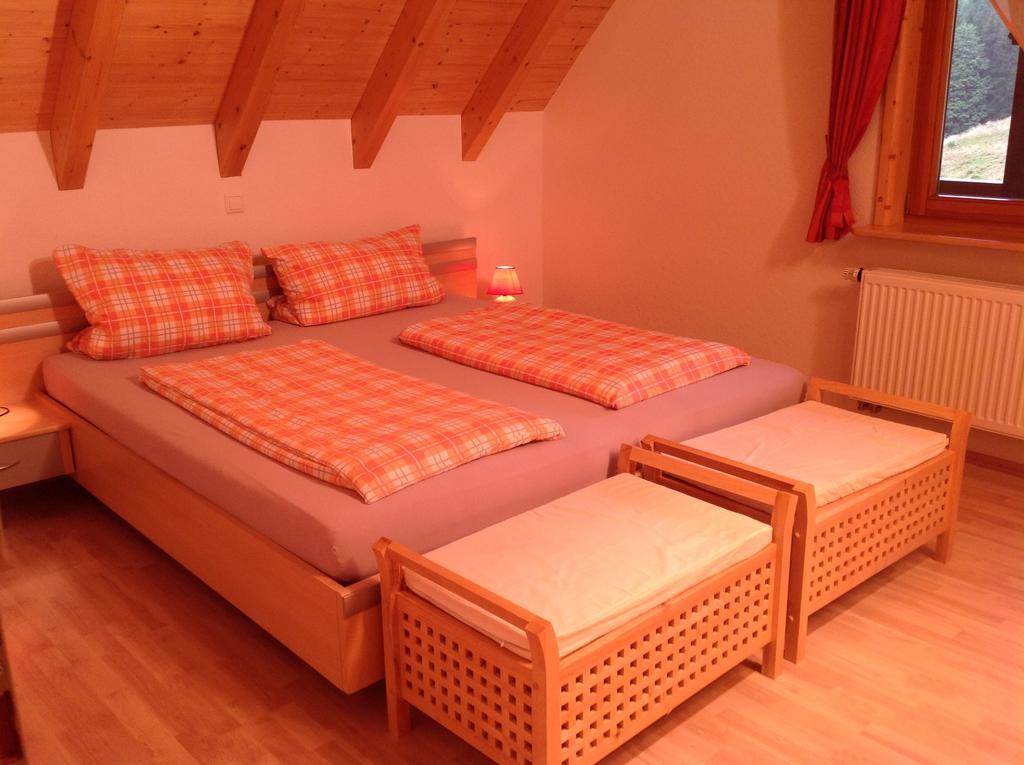 Holzbildhauerei Kammerer Triberg im Schwarzwald Habitación foto