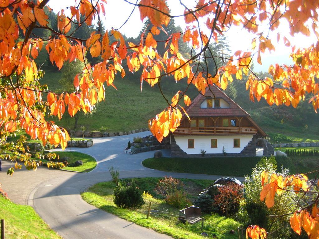 Holzbildhauerei Kammerer Triberg im Schwarzwald Exterior foto